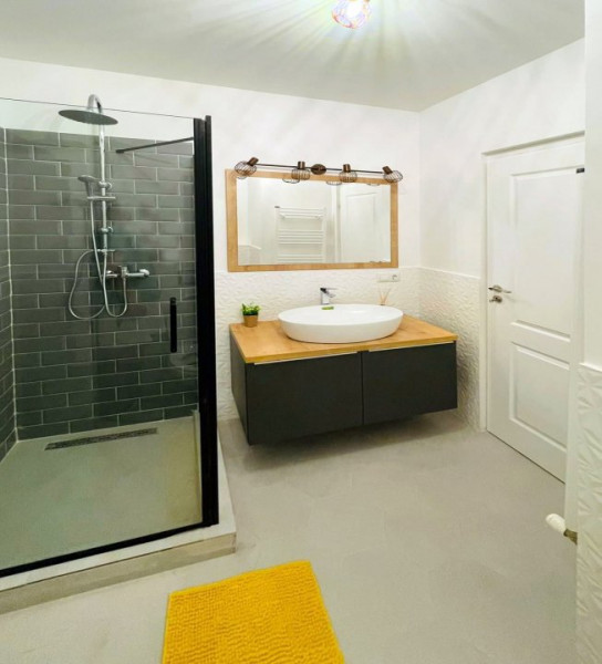 Apartament cu 2 camere, 44 mp, strada Florilor, Floresti.