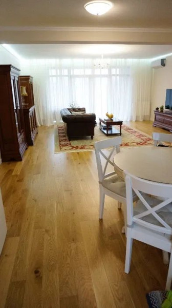 Apartament 3 camere, decomandat, LUX, in zona strazii C.A.Rosetii