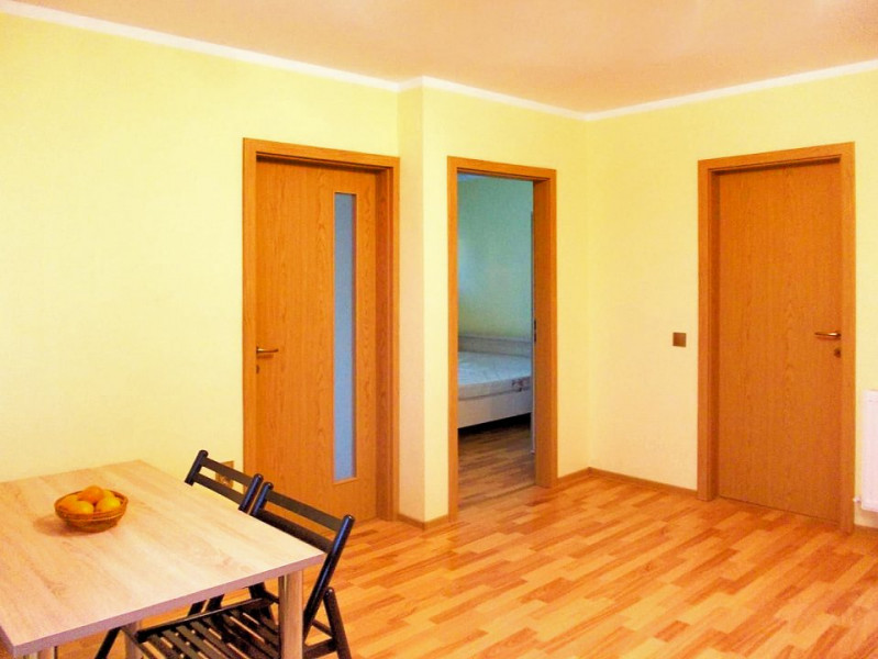 Apartament la demisol, cu 2 camere, 48 mp, strada Nicolae Colan, BUNA ZIUA.