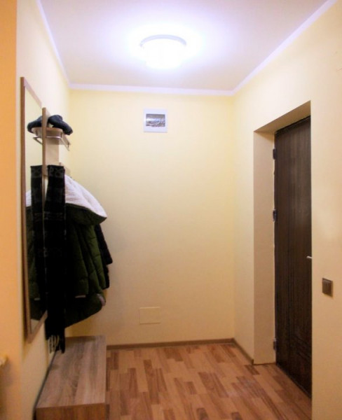 Apartament la demisol, cu 2 camere, 48 mp, strada Nicolae Colan, BUNA ZIUA.