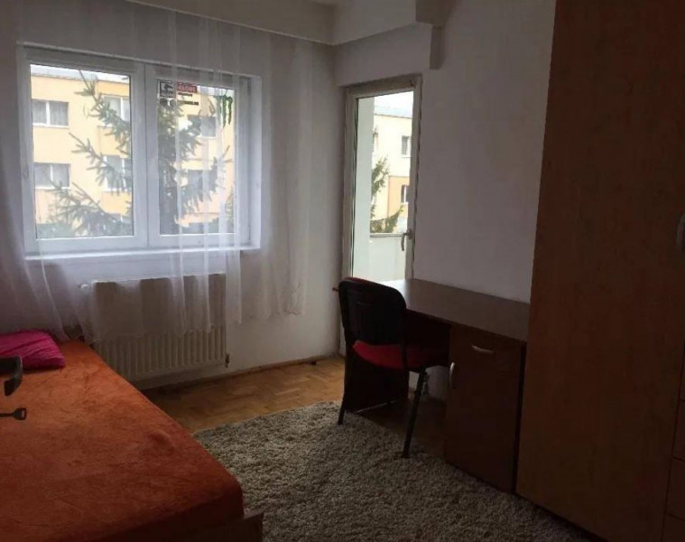 Apartament 4 camere decom. FINISAT, zona strazii LOUIS PASTEUR, cart. ZORILIR