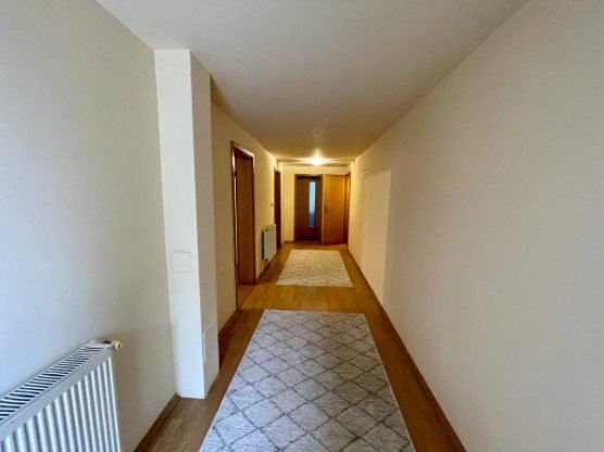  De inchiriat apart.2 cam in vila,  decomandat,  60 mp, Aleea Balea 