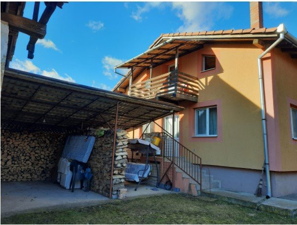 Casa individuala de vanzare in Sanpaul, 105 mp utili+ 2985 mp teren !