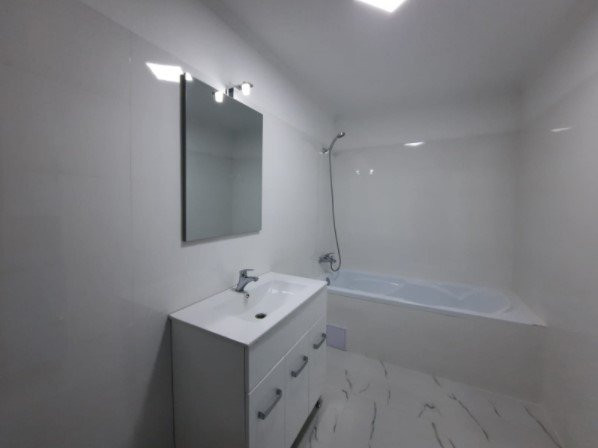 Apartament cu 2 camere finisat, 46 mp, Floresti, strada Porii
