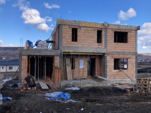 Casa individuala de vanzare in Chinteni, 120 mp utili+ 500 mp teren !
