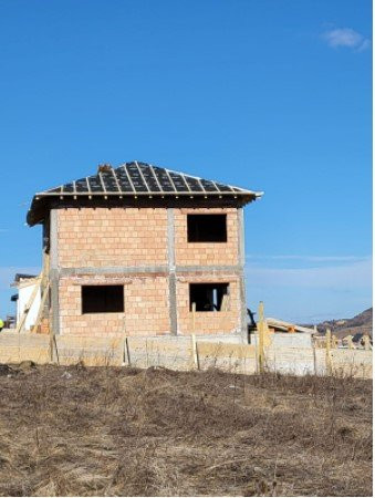Casa individuala de vanzare in Chinteni, 120 mp utili+ 500 mp teren !