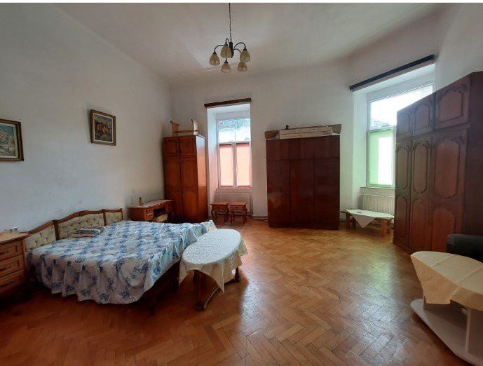 De inchiriat apartament 2 cam.,  str. Horea nr 2 !