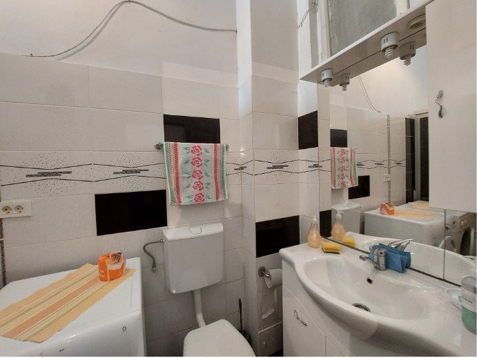 De inchiriat apartament 2 cam.,  str. Horea nr 2 !