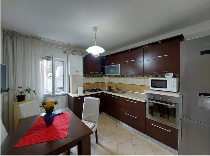 Apartament 2 cam., decom., 45 mp, str. Padin, zona P-ta Flora
