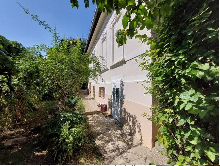 Apartament 2 cam., decom., 46 mp, demisol, zona strazii Horea.