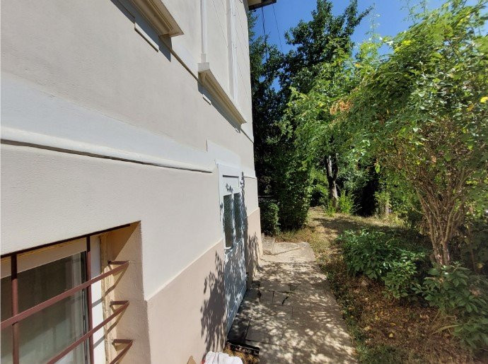 Apartament 2 cam., decom., 46 mp, demisol, zona strazii Horea.