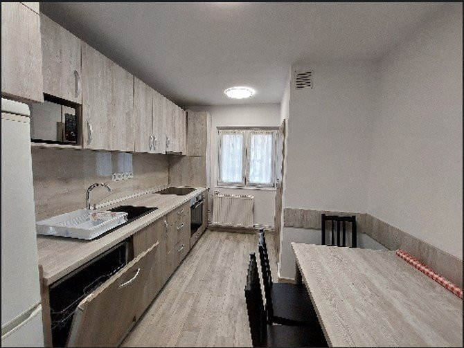 Apartament cu 2 camere, decomandate, 52 mp, str. Padurii, Zorilor