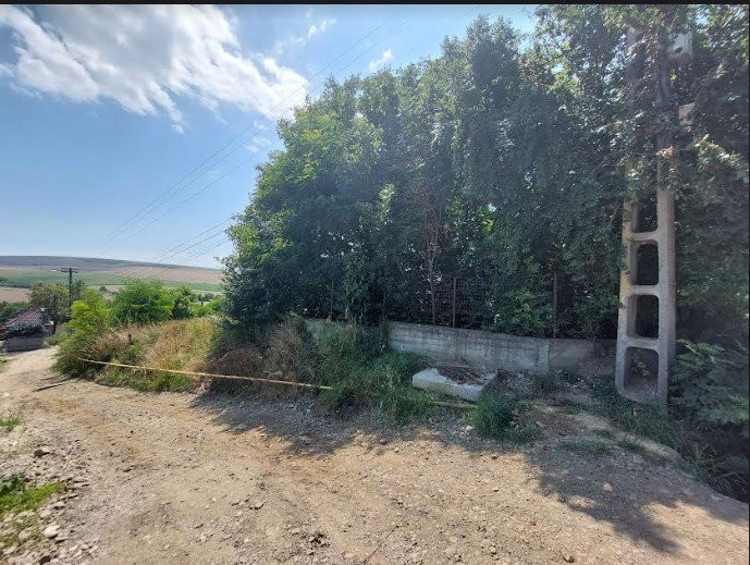Teren 1200 mp, intravilan, loc. Rediu