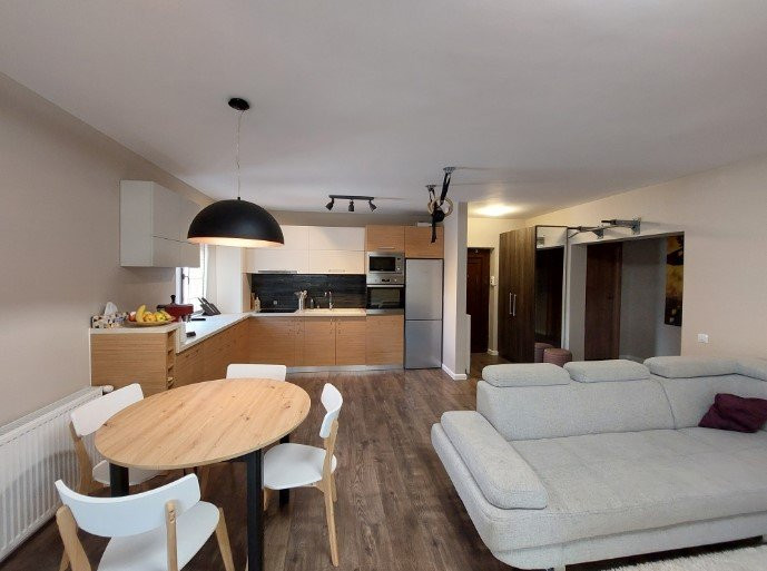 Apartament cu 3 camere, decom., 82 mp, 2 parcari, gradina 60 mp,  Eugen Ionesco