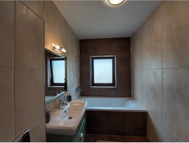 Apartament cu 3 camere, decom., 82 mp, 2 parcari, gradina 60 mp,  Eugen Ionesco