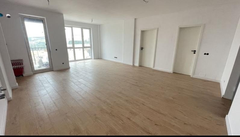 De vanzare apartament.2 cam 54 mp, str.Razoare, Floresti !