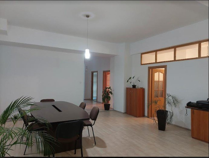 Spatiu pentru birou mobilat si utilat 100 mp, zona spitalului Clujana