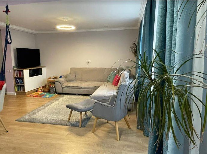 Apartament 4 cam., decomandate., 120 mp-LUX, str.Muzeul Apei, Floresti