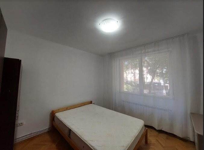  De inchiriat apart. 2 camere  semidecomandate,  40 mp, zona Garii