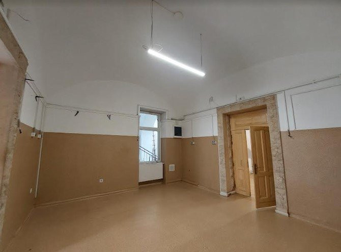  Spatiu com. cu destinatie restaurant, 93 mp utili, zona str. Napoca