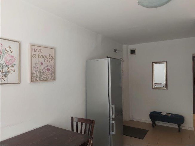  De inchiriat apart.3 camere decomandate zona UMF str. Pasteur