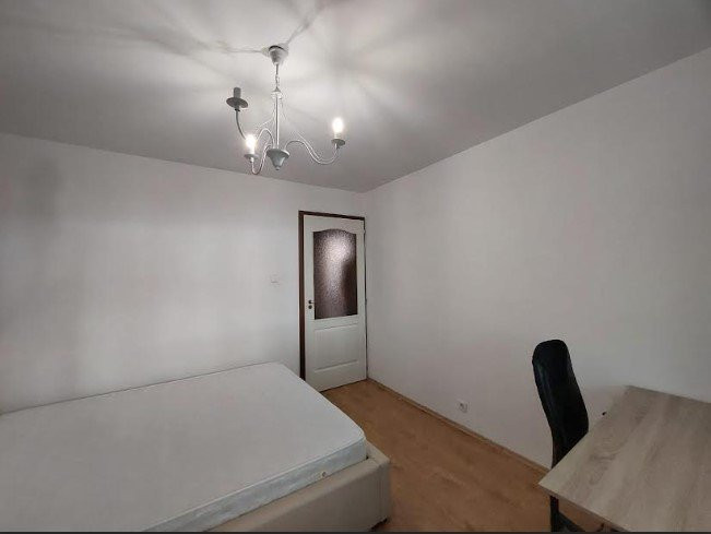  De inchiriat apart.3 camere decomandate zona UMF str. Pasteur
