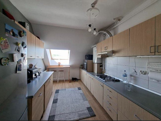 Apartament 3 cam la mansarda, 80 mp utili+parcare, str Porii, Floresti