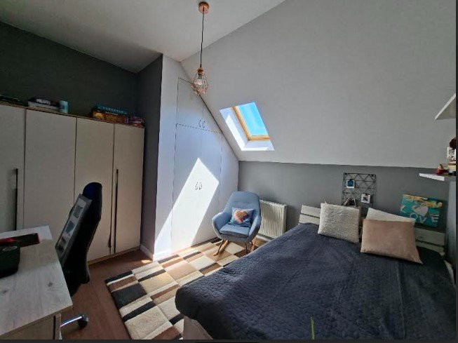 Apartament 3 cam la mansarda, 80 mp utili+parcare, str Porii, Floresti