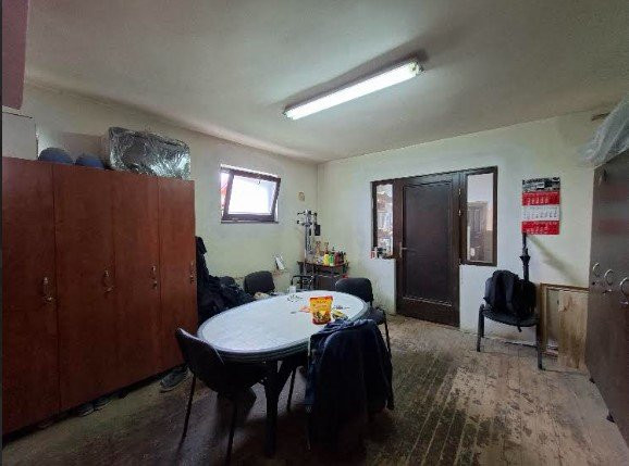 Hala de inchiriat 600 mp+birouri 80 mp, str.prof. Dumitru Mocanu, Floresti