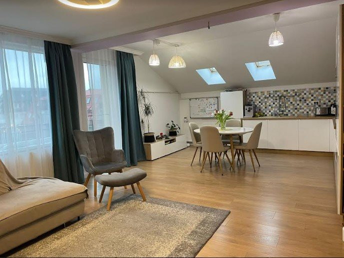 Apartament 4 cam., decomandate., 125 mp-LUX, str.Muzeul Apei, Floresti