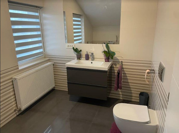 Apartament 4 cam., decomandate., 125 mp-LUX, str.Muzeul Apei, Floresti