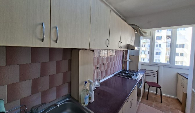 Apart. 4 camere, 64 mp, parcare, str. Mehedinti, zona Minerva