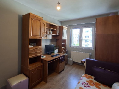 Apart. 4 camere, 64 mp, parcare, str. Mehedinti, zona Minerva