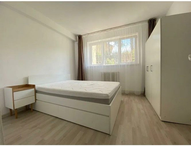 Apartament 3 camere decomomandat.FINISAT,MOBILAT zona Facultatea.de Litere,Horea