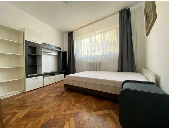 Apartament 3 camere decomomandat.FINISAT,MOBILAT zona Facultatea.de Litere,Horea