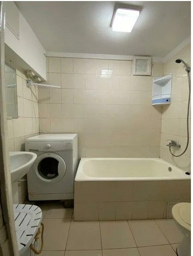 Apartament 3 camere decomomandat.FINISAT,MOBILAT zona Facultatea.de Litere,Horea