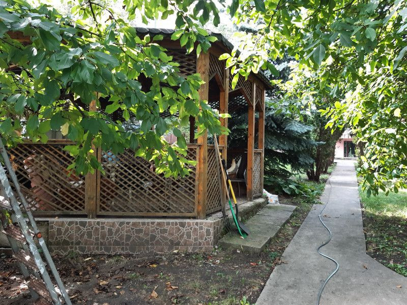 Casa individuală de vanzare, 350 mp utili, teren 1800 mp in Andrei Mureșanu 