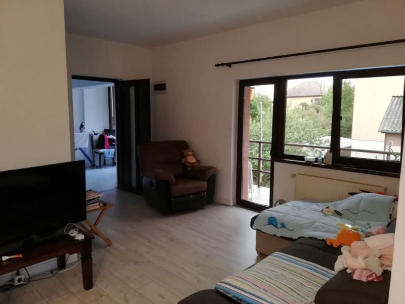 Casa individuală de vanzare, 350 mp utili, teren 1800 mp in Andrei Mureșanu 