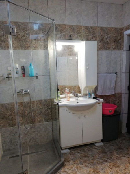 Casa individuală de vanzare, 350 mp utili, teren 1800 mp in Andrei Mureșanu 