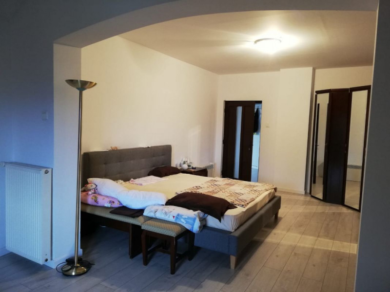 Casa individuală de vanzare, 350 mp utili, teren 1800 mp in Andrei Mureșanu 