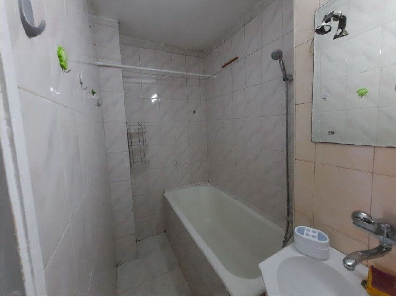 EXCLUSIV prin ImoPerformance ! De inchiriat apart.4 cam 64 mp,str.Mehedinti