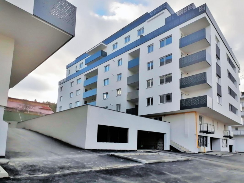 Apart. 2 camere decom., SEMIFINISAT, zona BMW, expunere sudică!