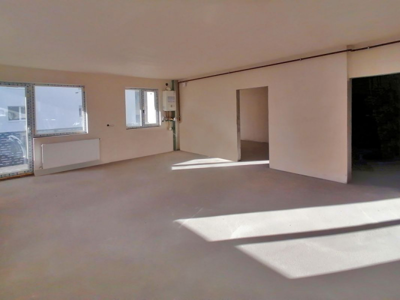 Apart. 2 camere decom., SEMIFINISAT, zona BMW, expunere sudică!