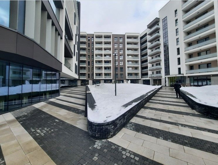De inchiriat spatiu comercial 193 mp, 11 euro+TVA, negociabil