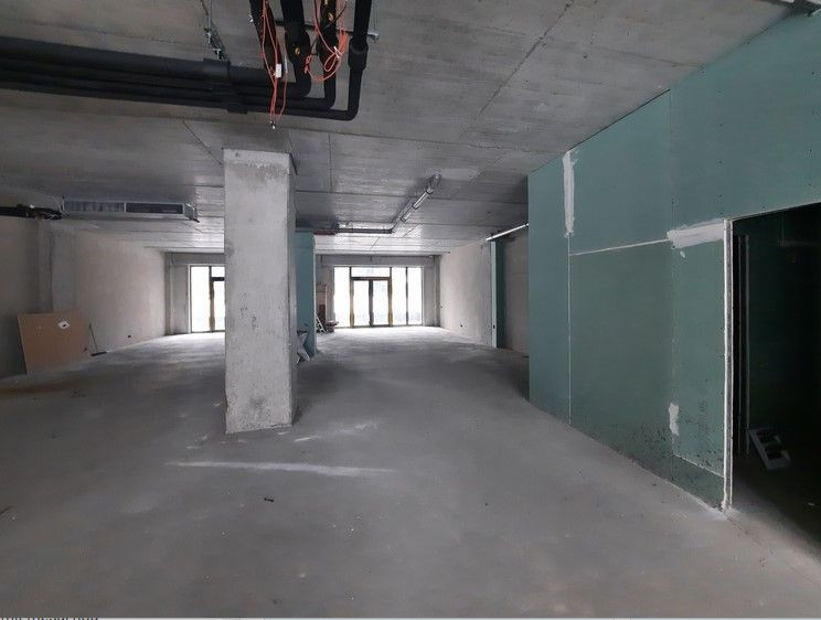 De inchiriat spatiu comercial 193 mp, 11 euro+TVA, negociabil